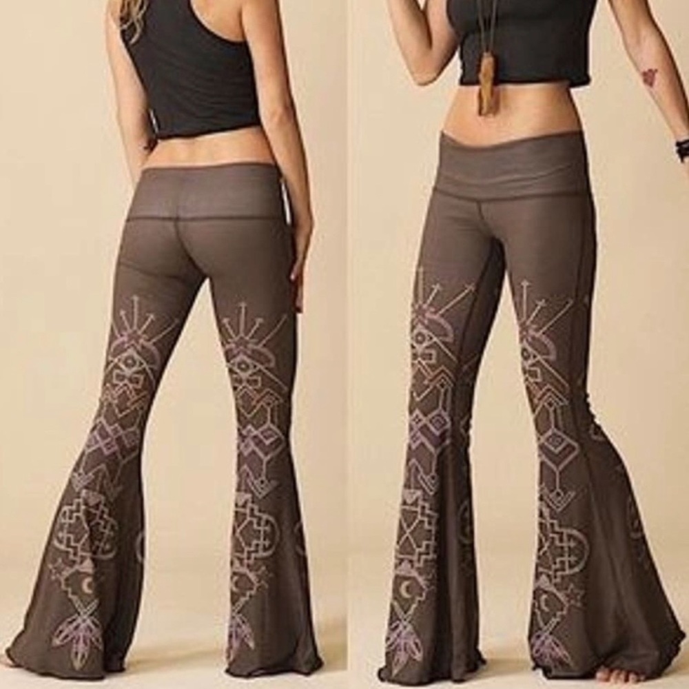 NWT Teeki 7 crowns bell bottoms